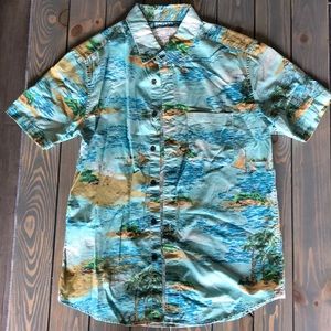 Short sleeve button up